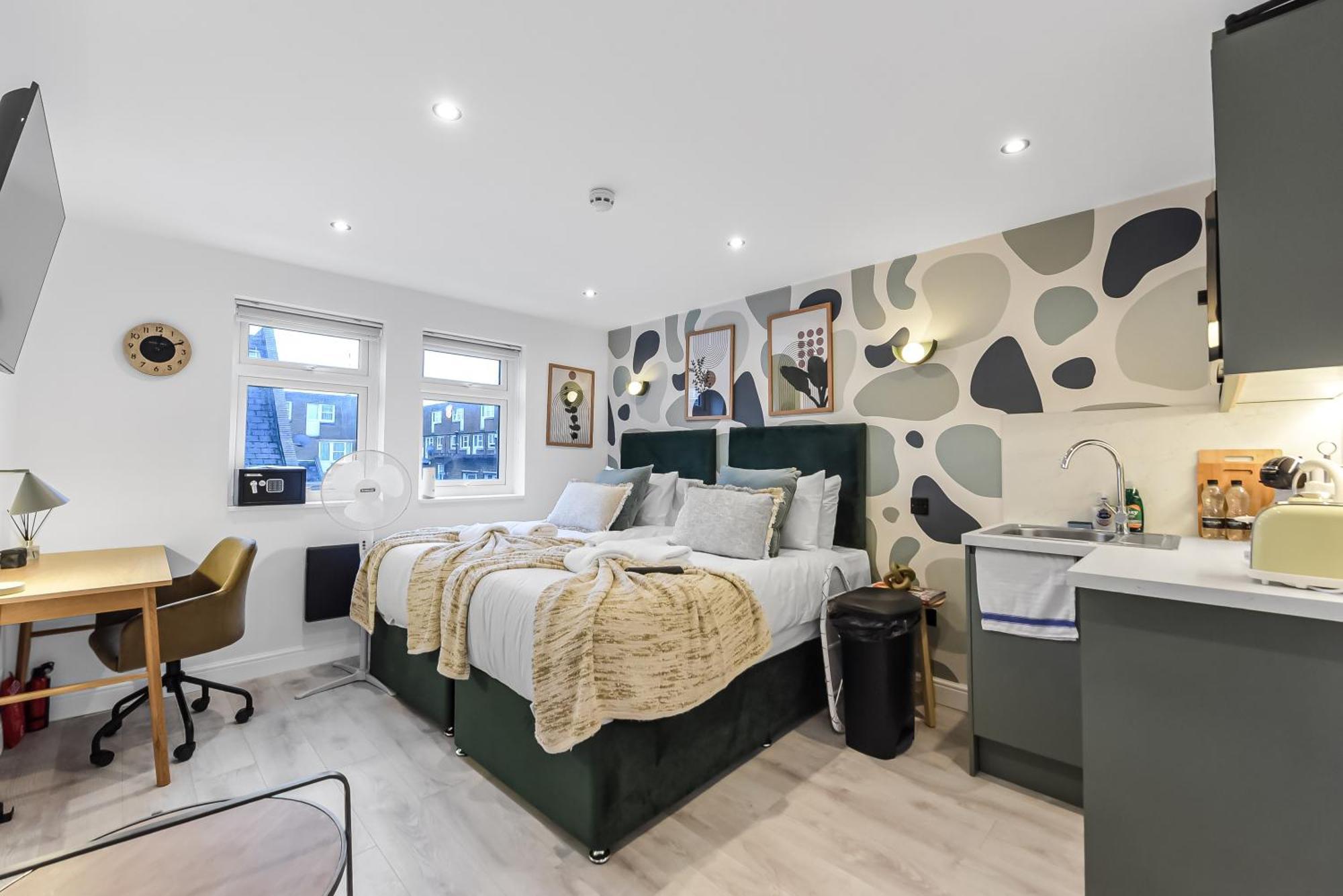 Chic & Trendy Designer Studio With Full Kitchen London Exterior photo