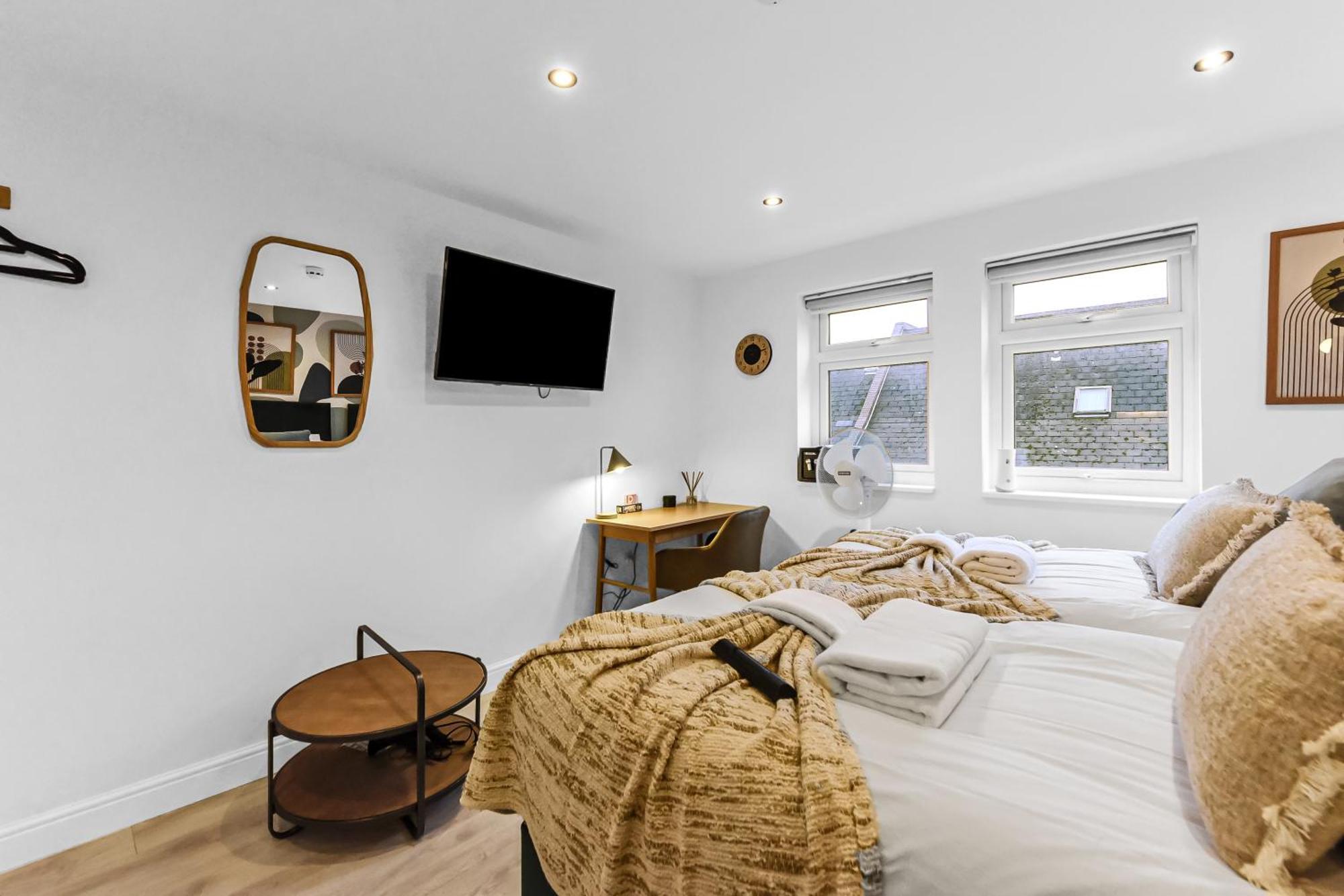 Chic & Trendy Designer Studio With Full Kitchen London Exterior photo